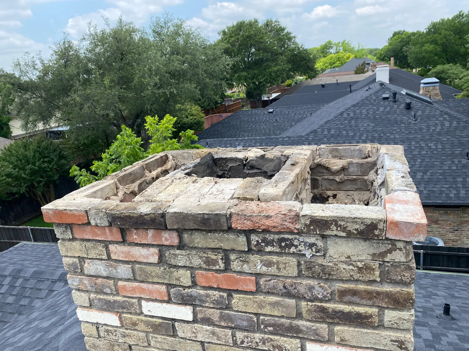 Chimney crown missing its cap